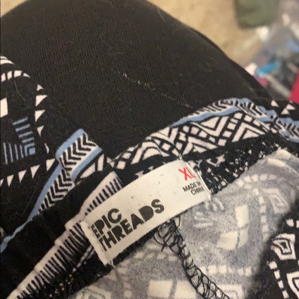 Aztec leggings - Picture 3 of 3
